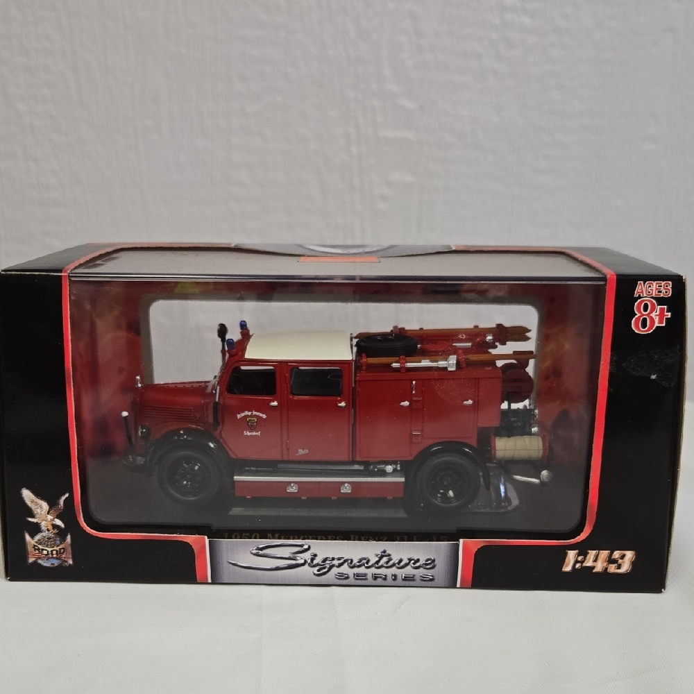 Yat Ming Signature Series Item #43013 1950 Mercedes Benz TLF-15